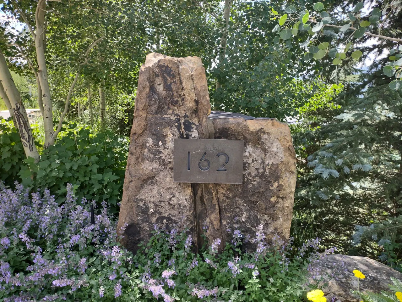 Address Markers landscape element, image 3 of 18