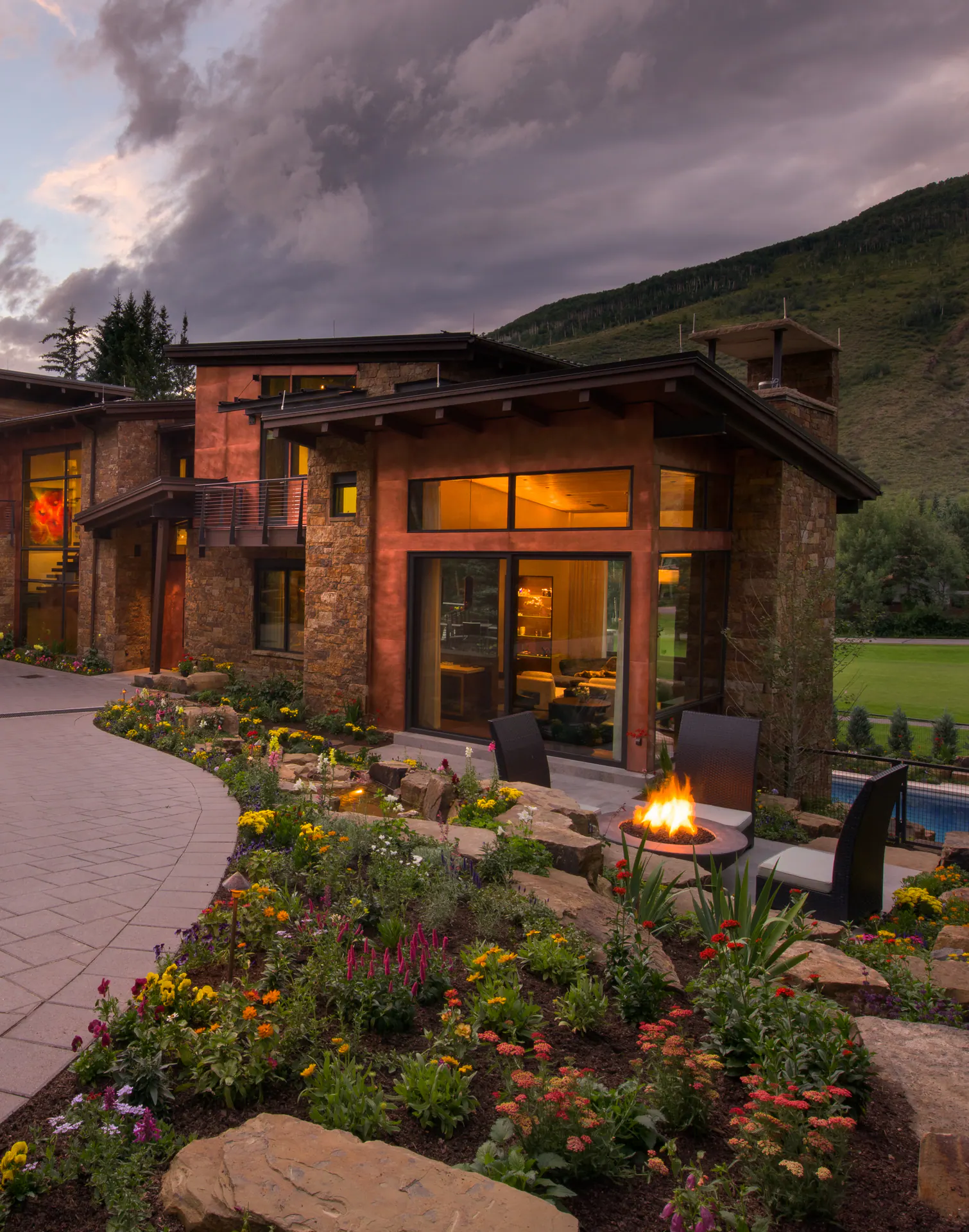 Firepits landscape element, image 4 of 31