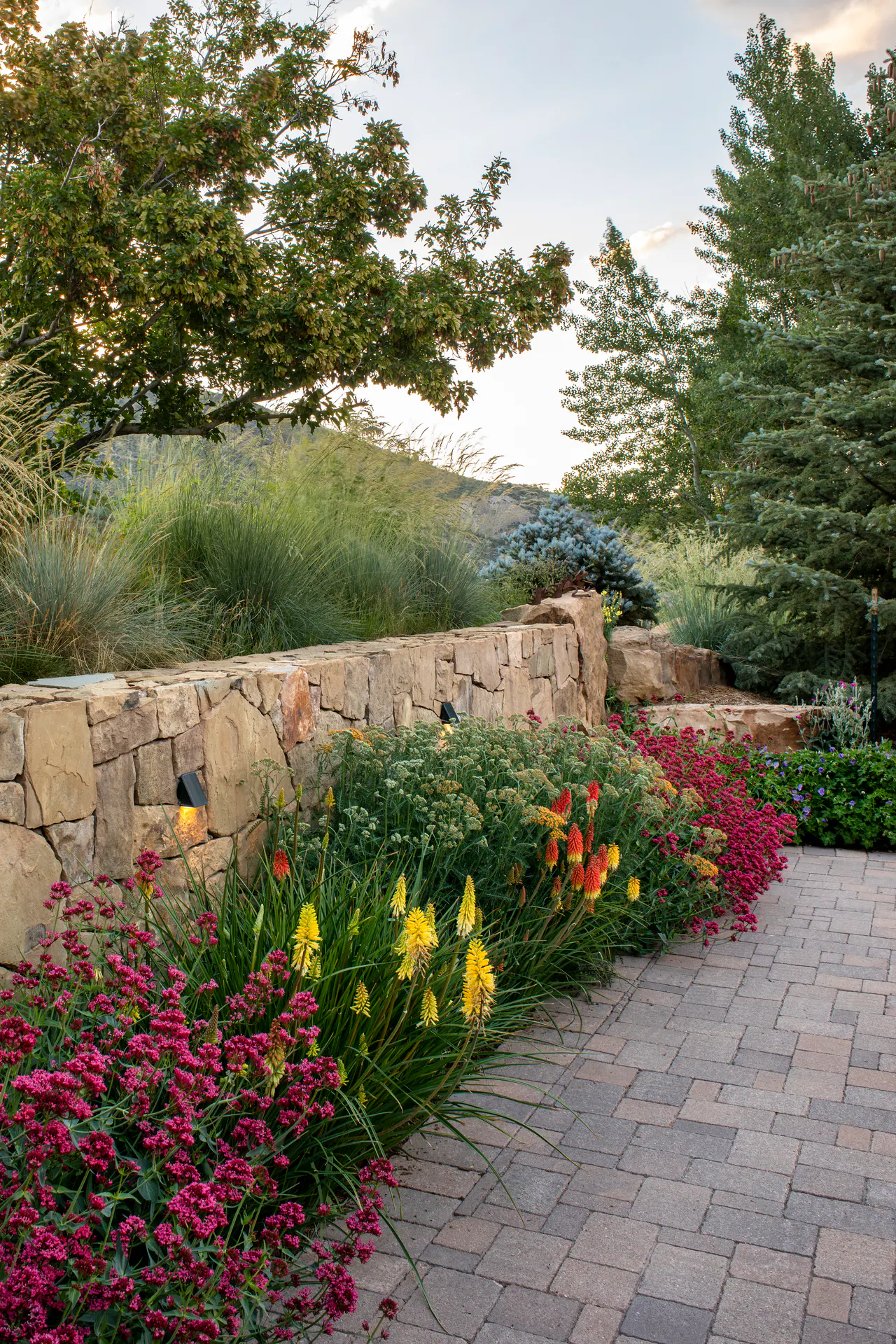 Gardens landscape element, image 13 of 69
