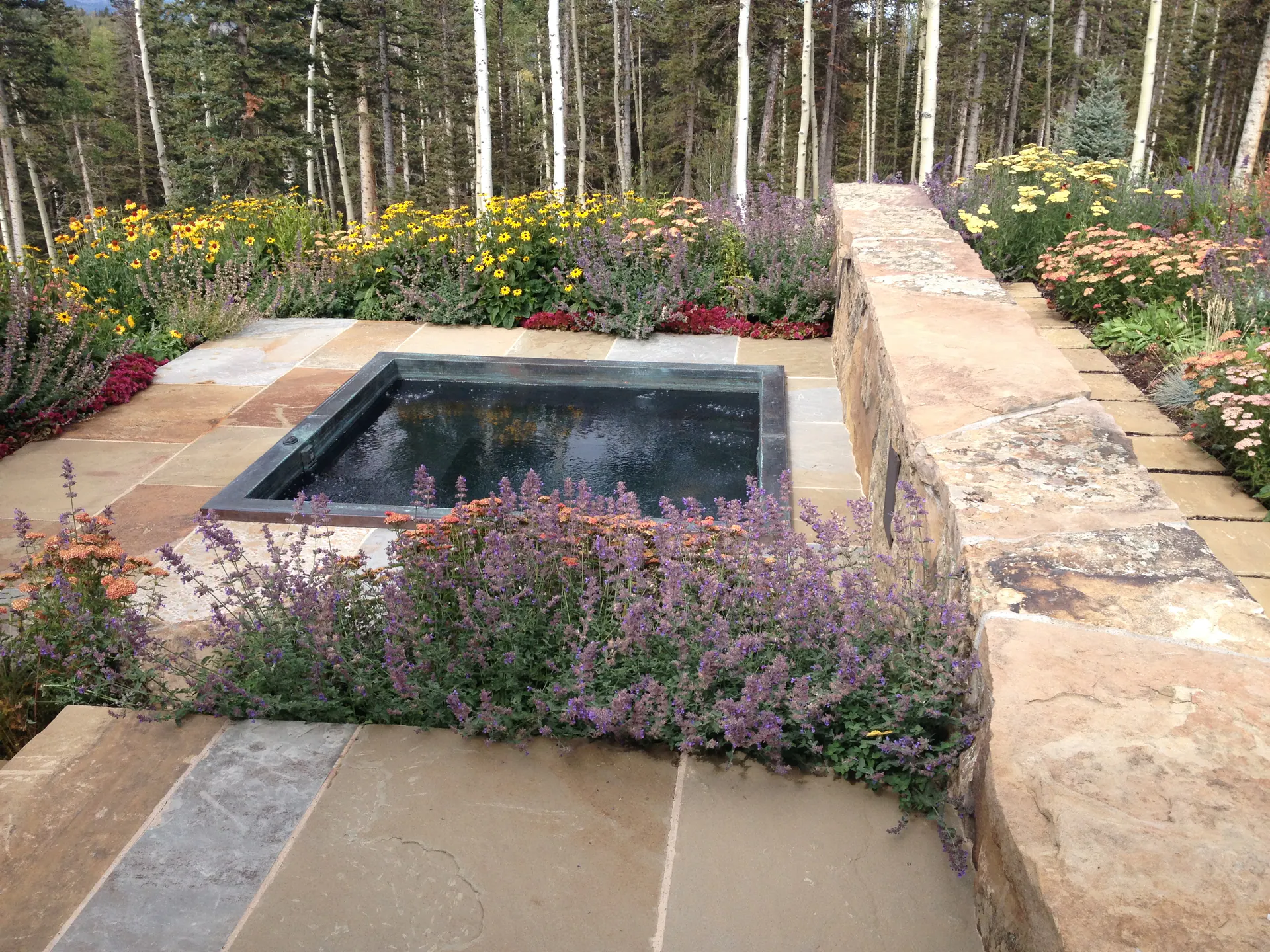 Spas landscape element, image 3 of 13